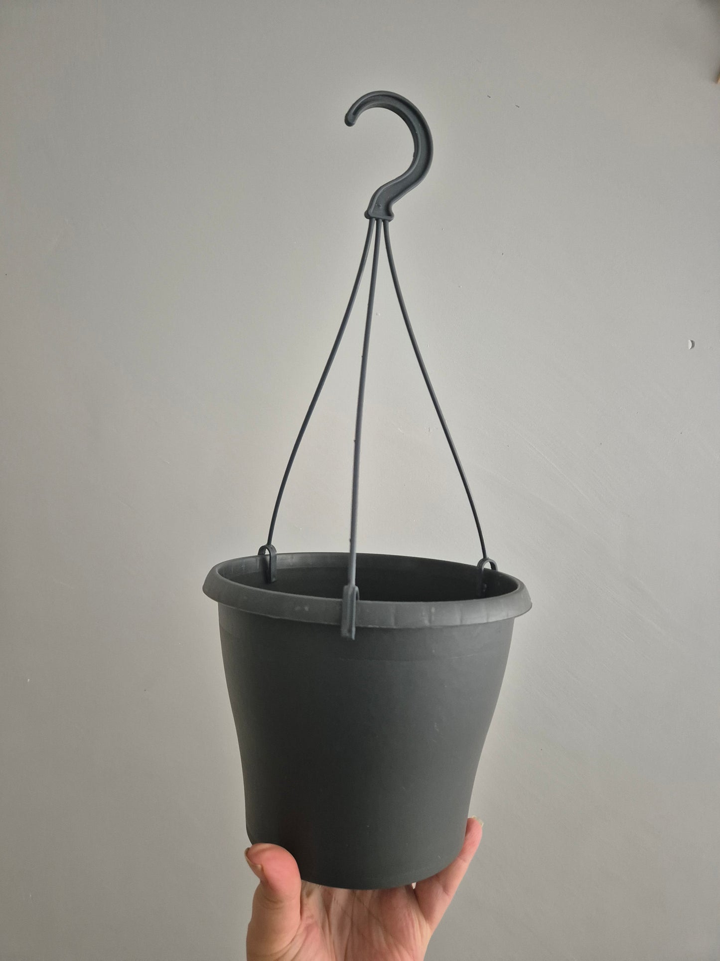 2x Hanging plant pot with hook Grey 19cm plastic planter perfect for Houseplant