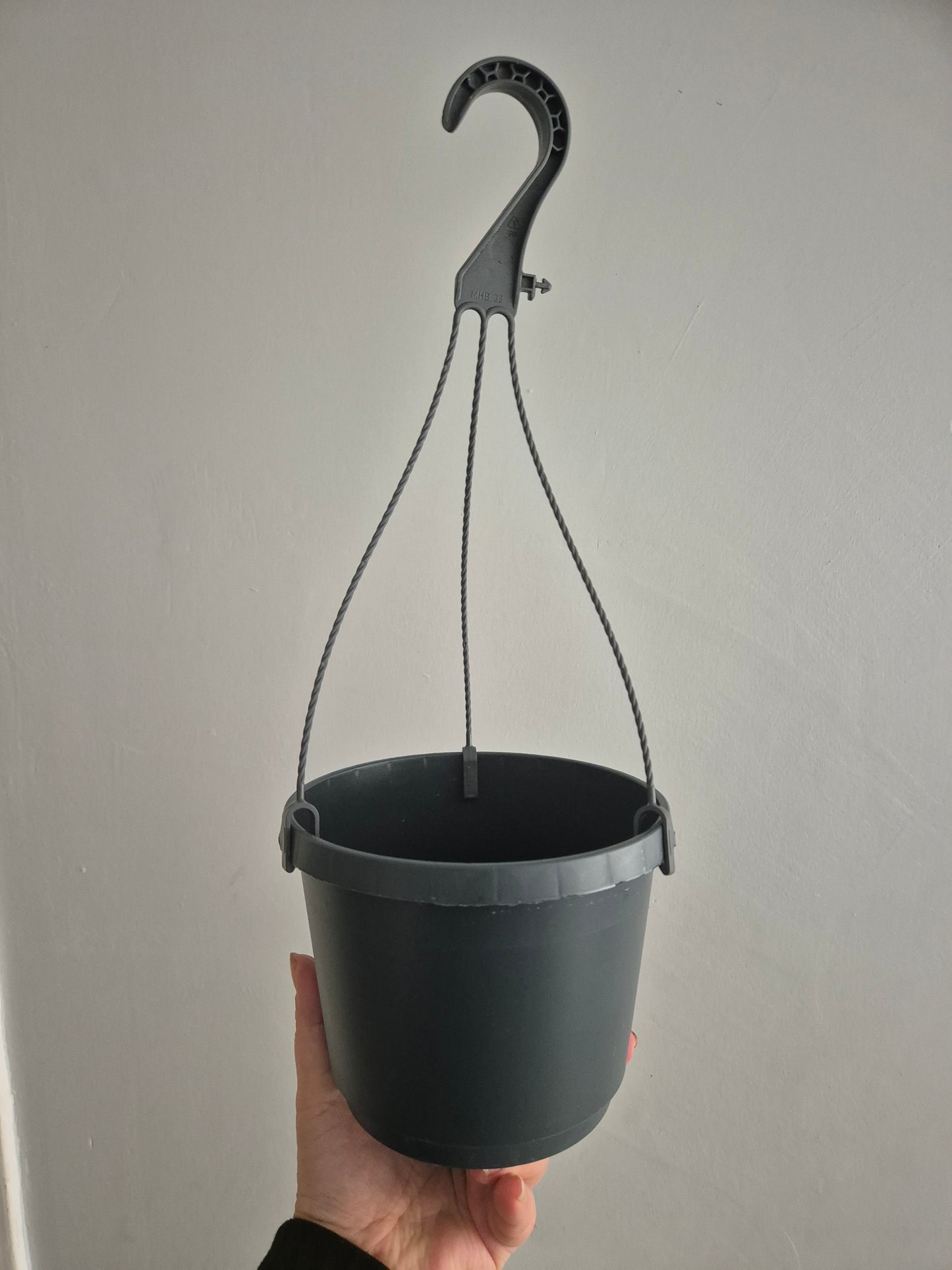 2x Hanging plant pot with hook Grey 17cm plastic planter perfect for Houseplant